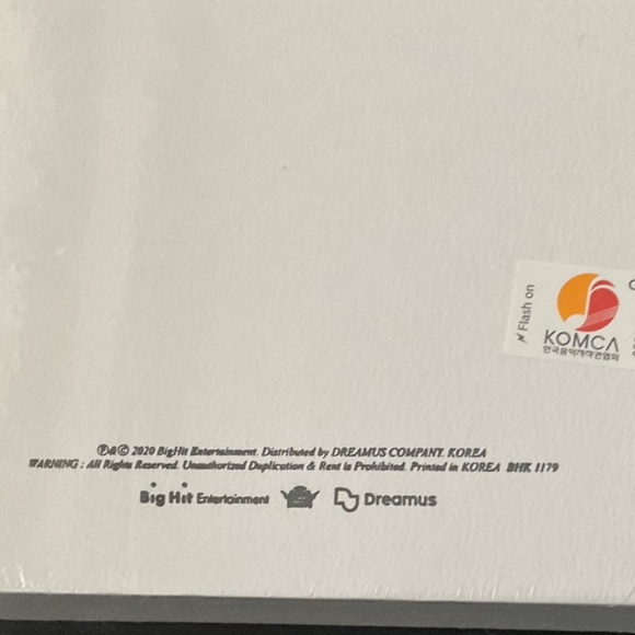 Brand New BTS Album directly from Korea (sealed and unopened). - Picture 3 of 3